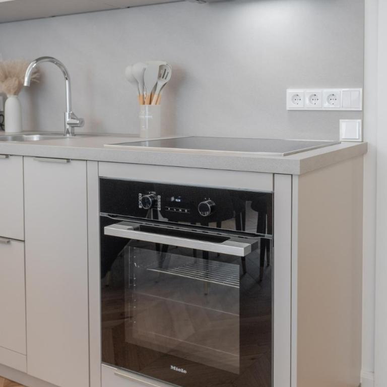 Rose 2 bedroom with balcony - Three-Bedroom Apartment - 9