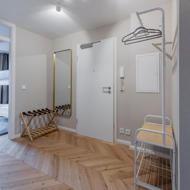 Rose 2 bedroom with balcony - Three-Bedroom Apartment - 10