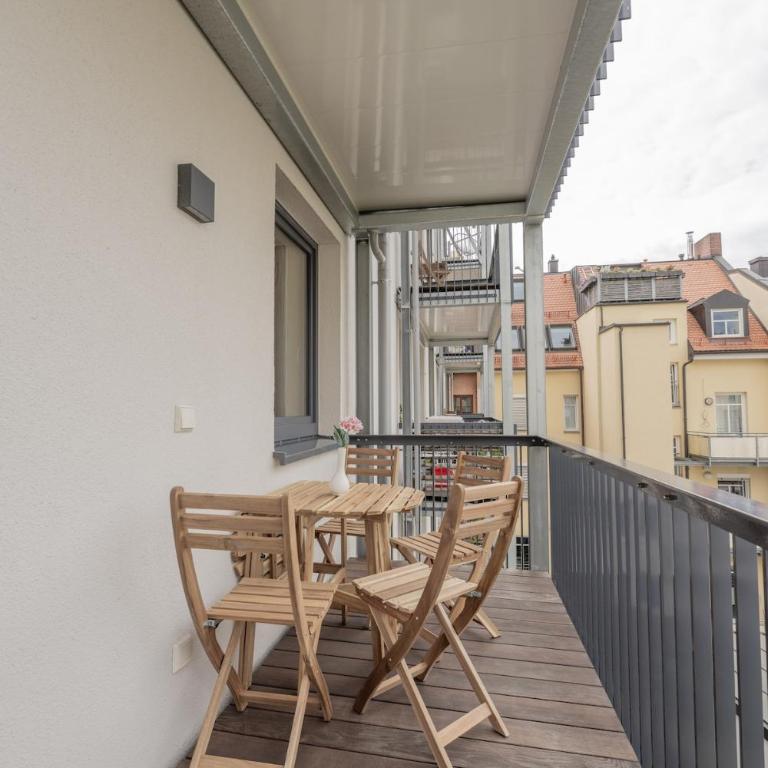 Rose 2 bedroom with balcony - Three-Bedroom Apartment - 11