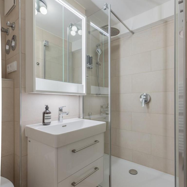 Rose 2 bedroom with balcony - Three-Bedroom Apartment - 13