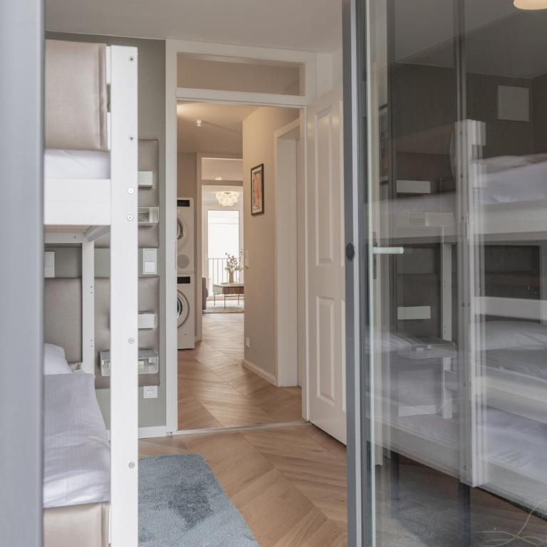 Rose 2 bedroom with balcony - Three-Bedroom Apartment - 15