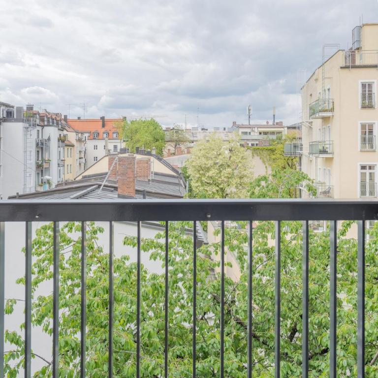 Rose 2 bedroom with balcony - Three-Bedroom Apartment - 16