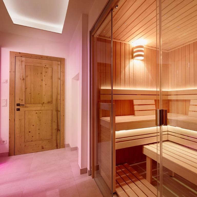 Relais & Châteaux Hotel Tennerhof - Superior Chalet - 1