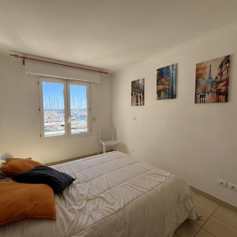 Port attache T2, 50 m2, magnifique vue port - Appartement 1 Chambre avec Balcon et Vue sur Mer - 17