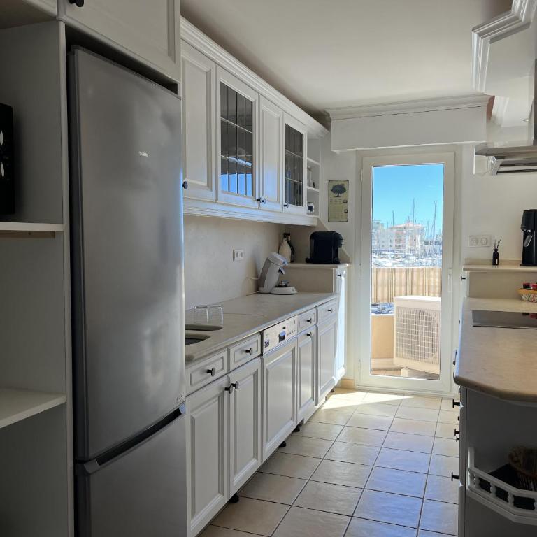 Port attache T2, 50 m2, magnifique vue port - Appartement 1 Chambre avec Balcon et Vue sur Mer - 24