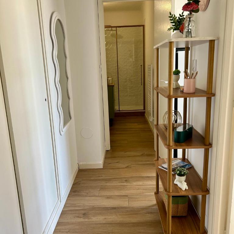 Le Romane-appartement calme et confort-15 minutes à pied de l hyper centre-parking gratuit - Apartamento de 1 dormitorio - 4
