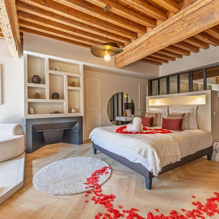 Pure Haven - Luxury Suite - Old Chambéry - One-Bedroom Apartment - 1