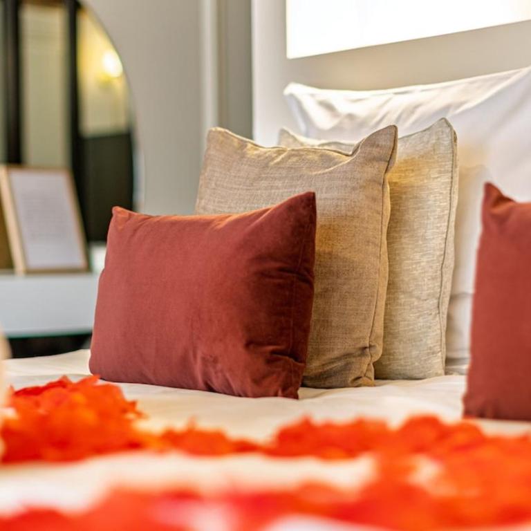 Pure Haven - Luxury Suite - Old Chambéry - One-Bedroom Apartment - 16