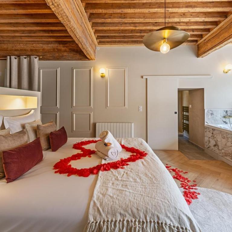 Pure Haven - Luxury Suite - Old Chambéry - One-Bedroom Apartment - 26