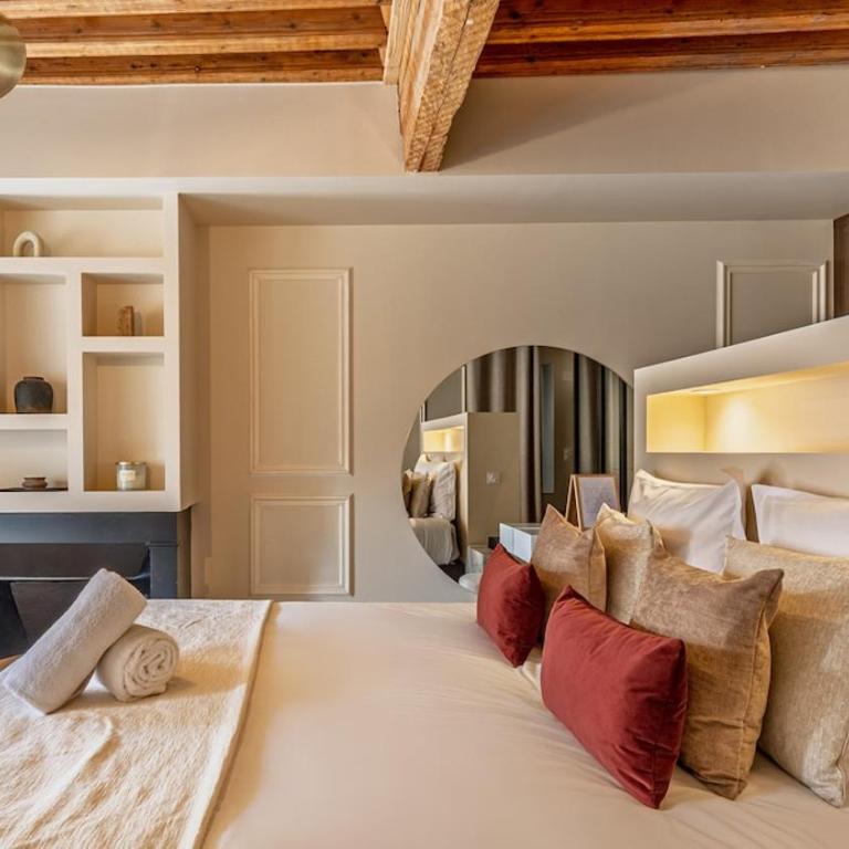 Pure Haven - Luxury Suite - Old Chambéry - One-Bedroom Apartment - 3