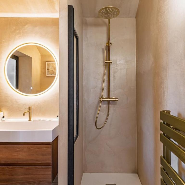 Pure Haven - Luxury Suite - Old Chambéry - One-Bedroom Apartment - 11