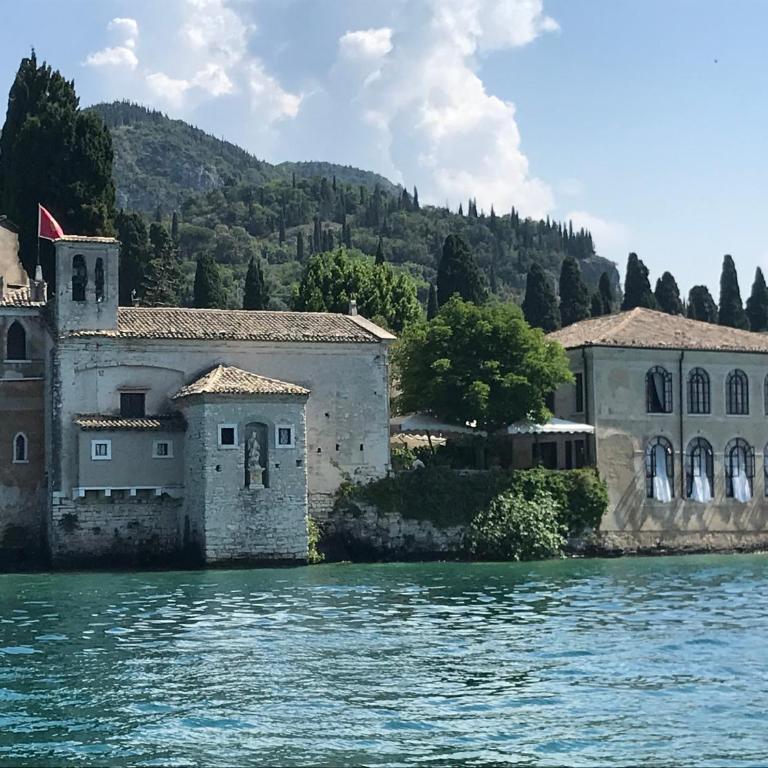 Residence La Mignon Romantic - One-Bedroom Apartment with Lake View - 22