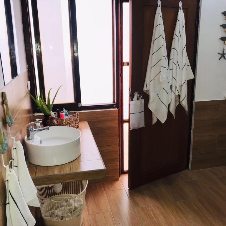 Cozy home in Colán - Three-Bedroom House - 20