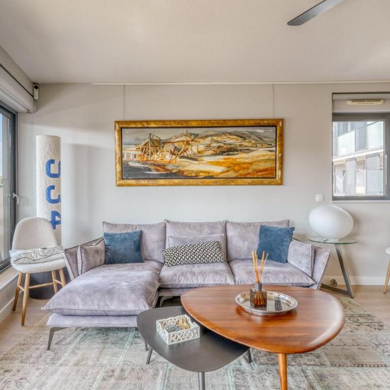 Superbe Appartement • Clim & Parking à Bordeaux - Appartement 2 Chambres avec Terrasse - 3