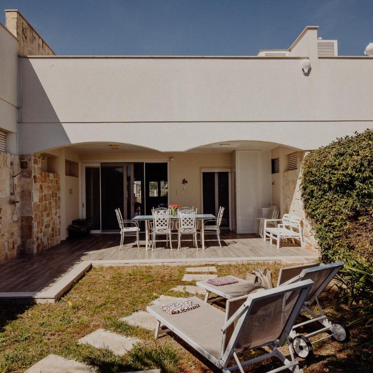 Residenza Lamandia by Monholiday - Villa - 13