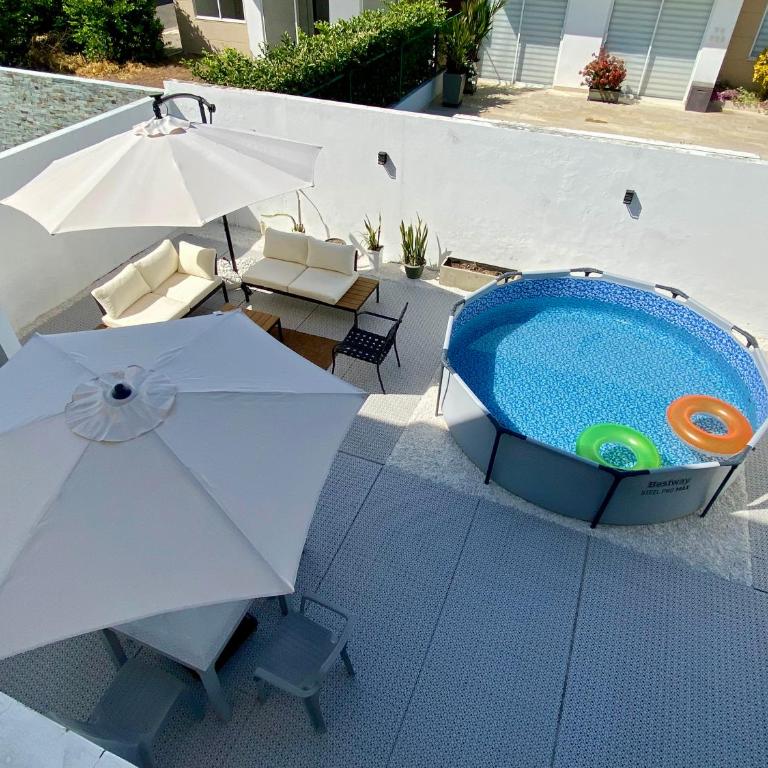 Casa en condominio en Ricaurte - Three-Bedroom House - 40