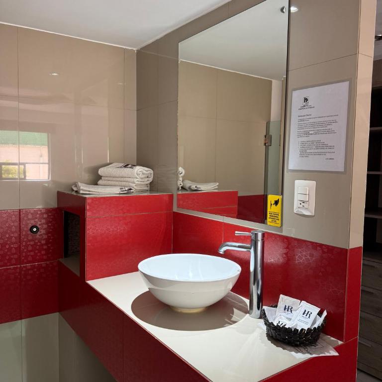 Hotel Rossel Plaza - Habitación Estándar - 1 cama grande - 6