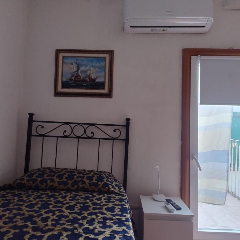 Hotel Perla - Camera Singola con Bagno Privato Esterno - 1