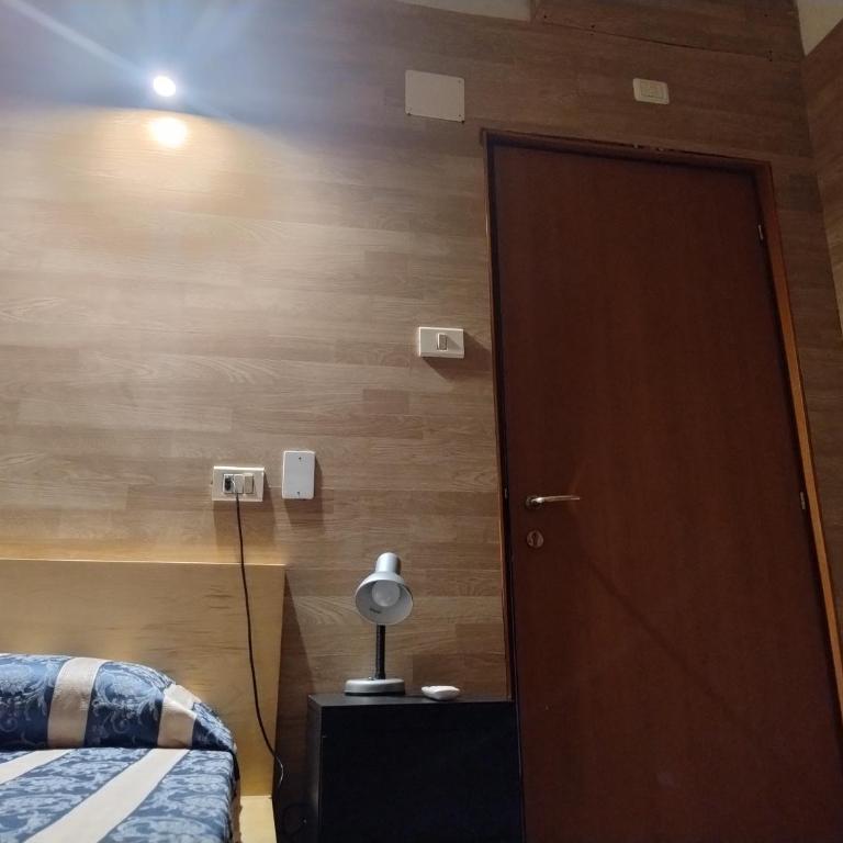 Hotel Perla - Camera Singola con Bagno Privato Esterno - 8