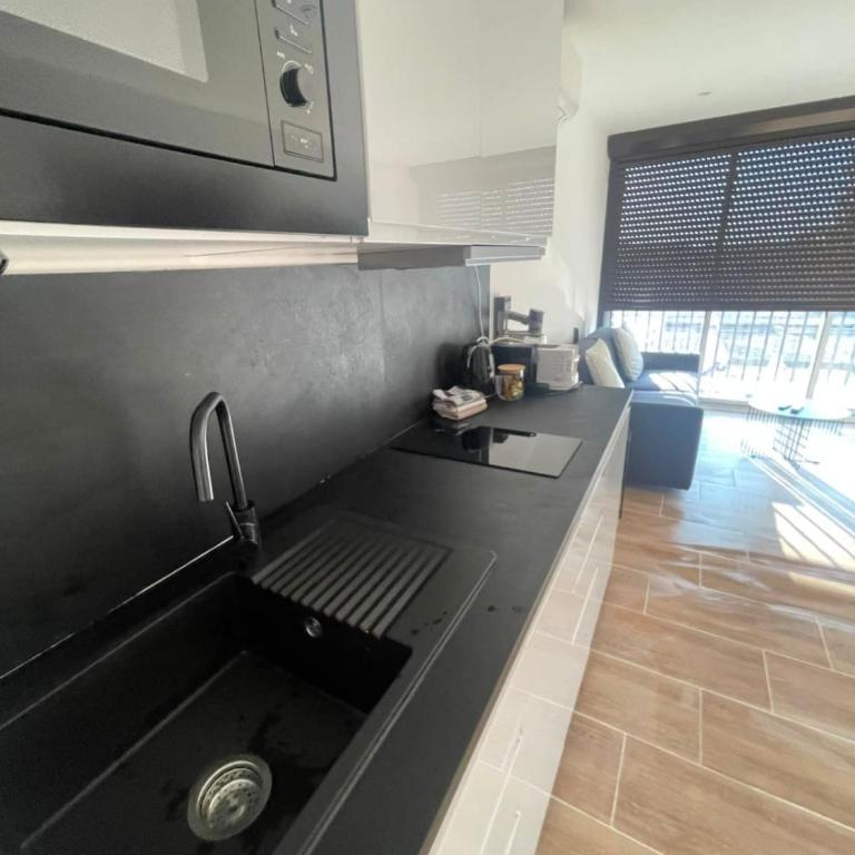 LePetitCoquin, Charmant T2 à Héliopolis, Village Naturiste, Terrasse & Parking - Appartement 1 Chambre - 13