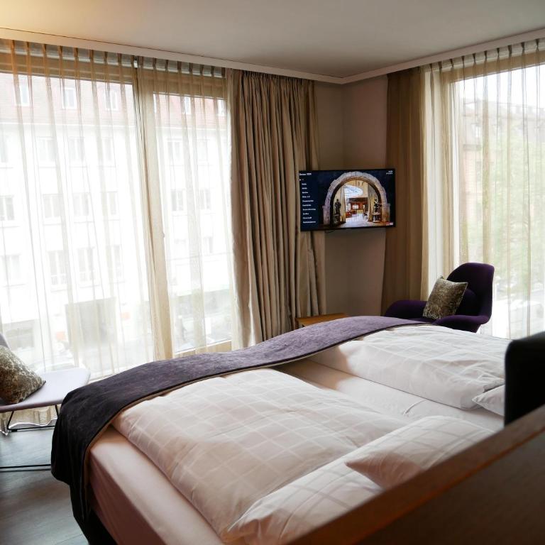 Best Western Premier Hotel Rebstock - Superior Zimmer mit Kingsize-Bett - 4