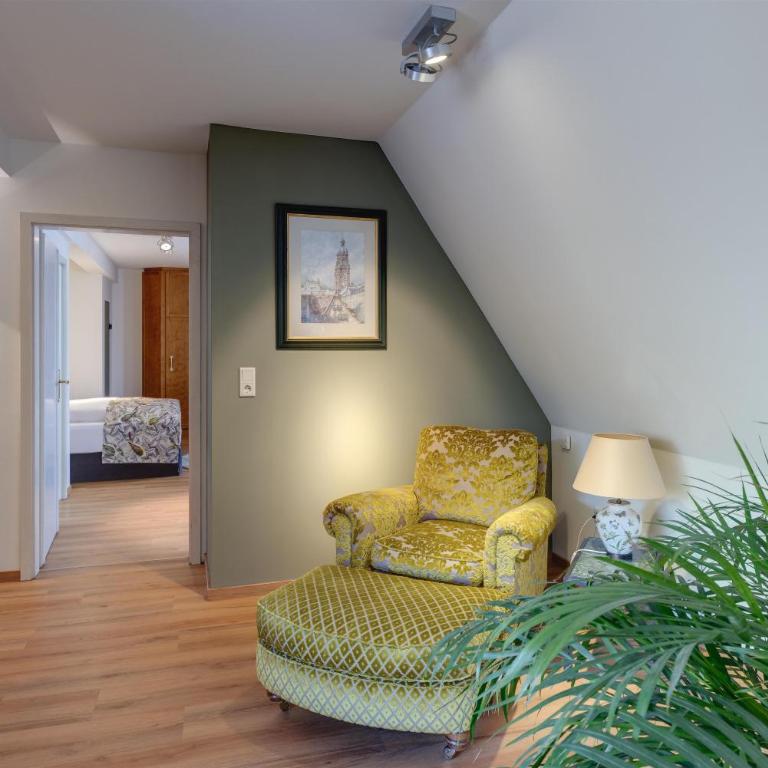 Best Western Premier Hotel Rebstock - Junior Suite mit Kingsize-Bett, Küche und Dachterrasse - 2