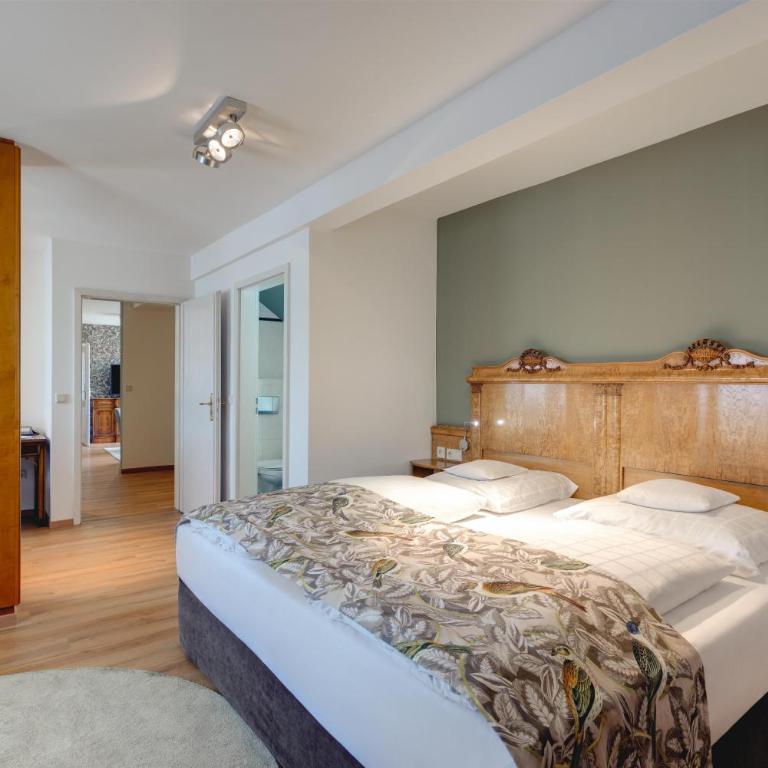 Best Western Premier Hotel Rebstock - Junior Suite mit Kingsize-Bett, Küche und Dachterrasse - 4