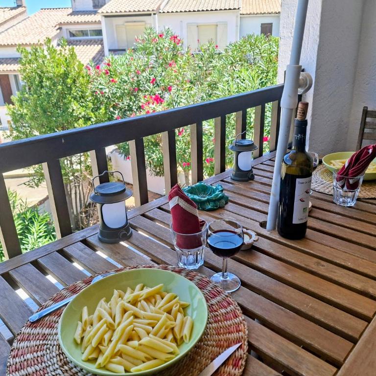 Grand appartement avec terrasse Plage à 6 min à pied Climatisation Saintes maries de la mer - Appartamento con 1 Camera da Letto - 4