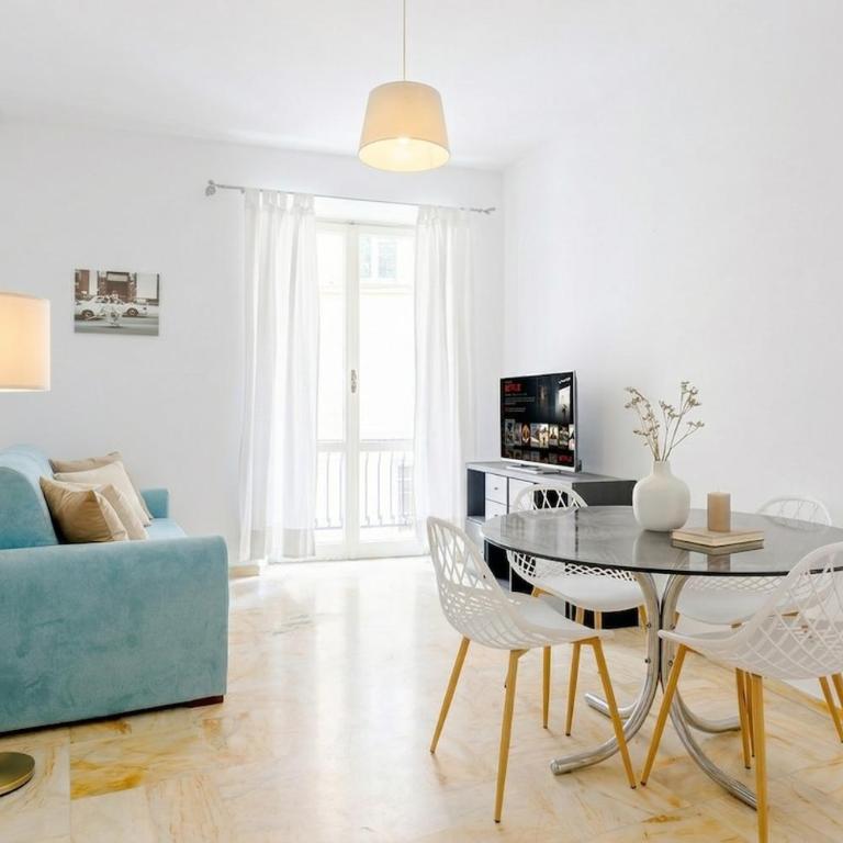 Heart of Center Steps from Sea AC WiFi - Appartamento con 2 Camere da Letto - 1