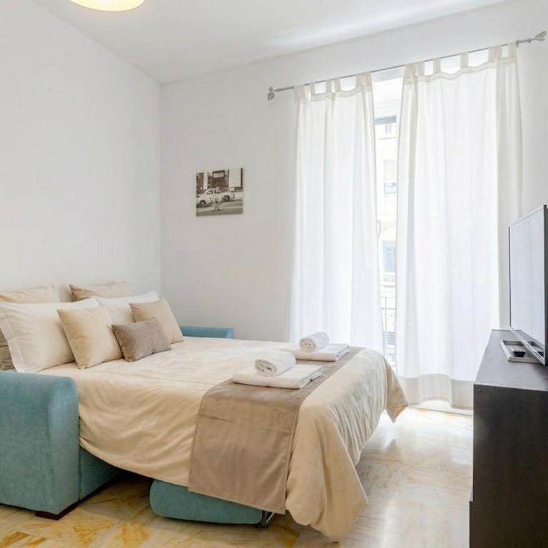 Heart of Center Steps from Sea AC WiFi - Appartamento con 2 Camere da Letto - 27