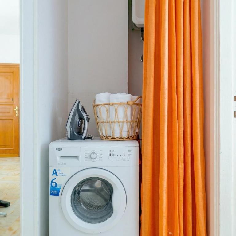 Heart of Center Steps from Sea AC WiFi - Appartamento con 2 Camere da Letto - 44