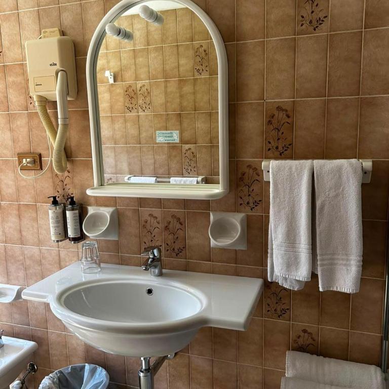 Locanda del Lysjoch - Camera Familiare con Doccia - 6