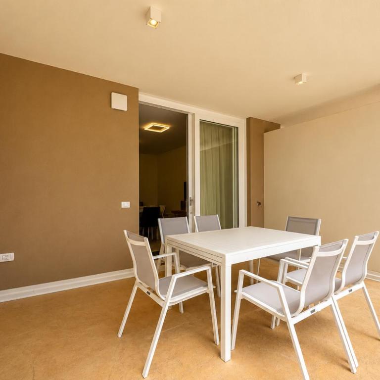 Residence Wave Island - Carraro Immobiliare - Family Apartments - Two-Bedroom Apartment with Pool View - 13