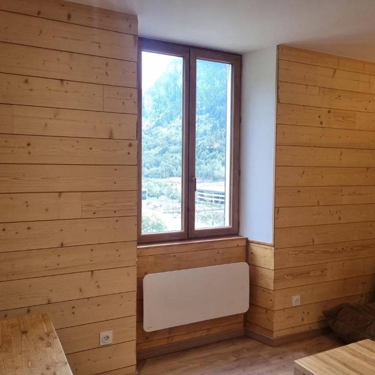 L'Écrin Orelle - Appartement 2 Chambres avec Vue sur la Montagne - 10