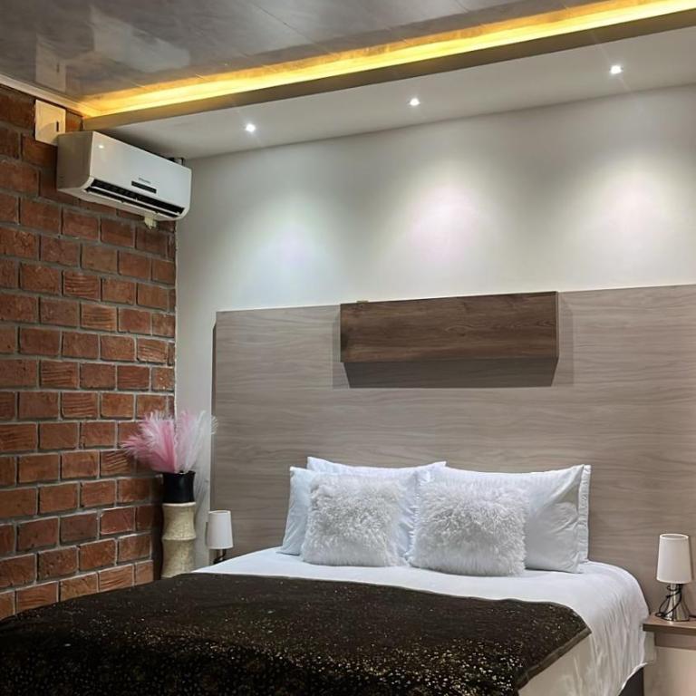 HOTEL LIGHT PLAZA - Budget Double Room - 4