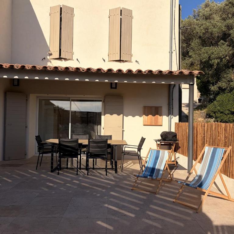 Petite maison dans la colline à 2kms de la mer - Maison 2 Chambres - 1