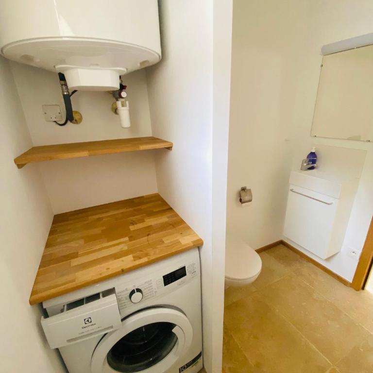 Petite maison dans la colline à 2kms de la mer - Maison 2 Chambres - 7
