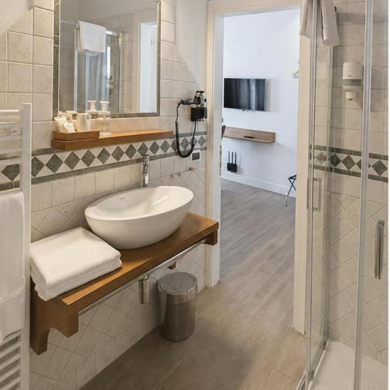 Alkimia Premium Suites - Camera Tripla Superior - 4