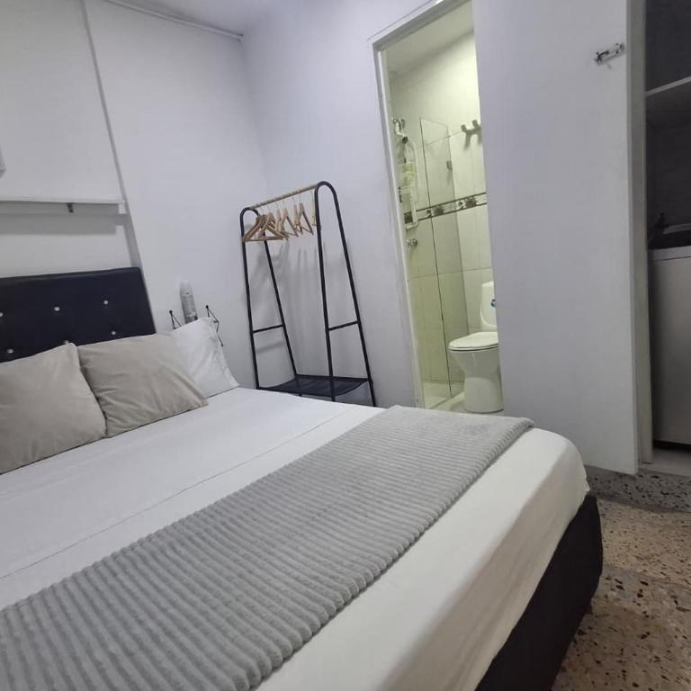 Casa Hotel Sweet Home Apt 203 Grupos - Three-Bedroom Apartment - 6