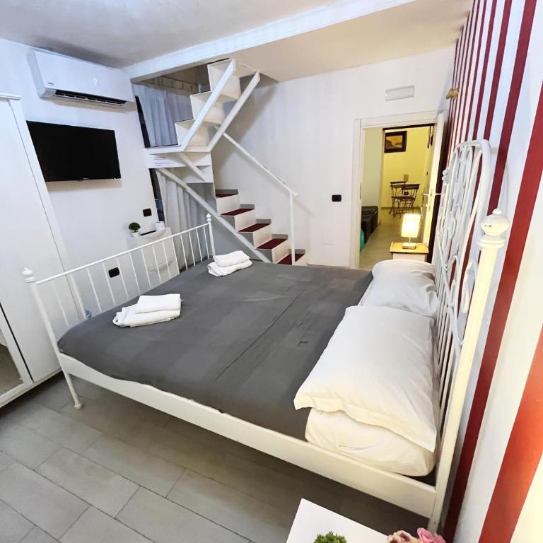 Vecchia Napoli Purgatorio - Camera Matrimoniale con Bagno Privato - 23
