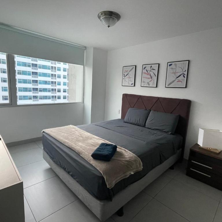 Departamento Moderno 2 dormitorios con baños, Parqueo, Seguridad - Apartamento de 2 dormitorios - 5