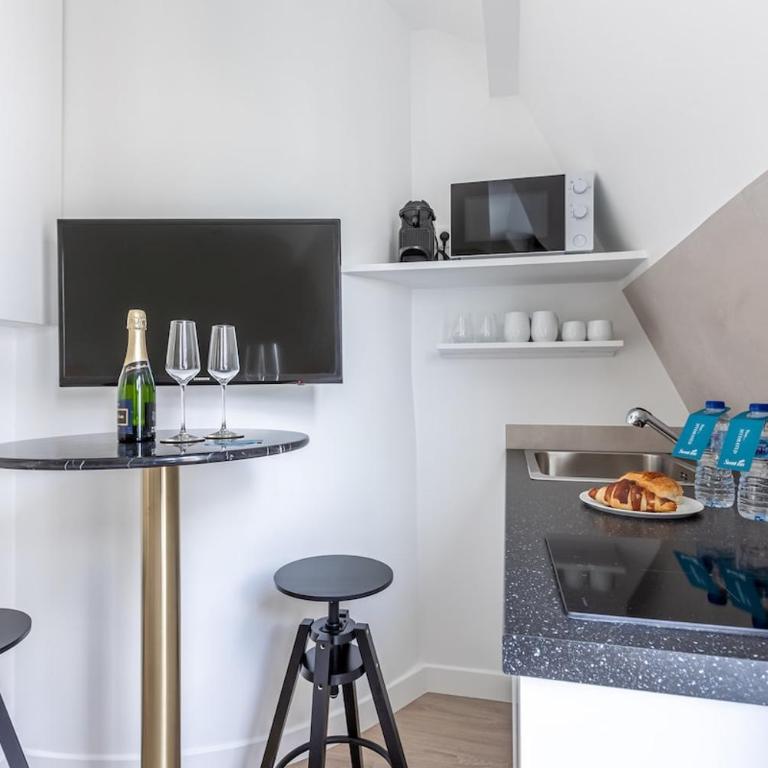B6G 2pers Wagram Studio Ternes with AC - Studio mit Queensize-Bett - 10