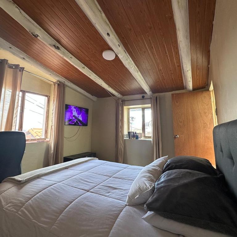Cozy duplex with fireplace in Cusco - Three-Bedroom Apartment - 10