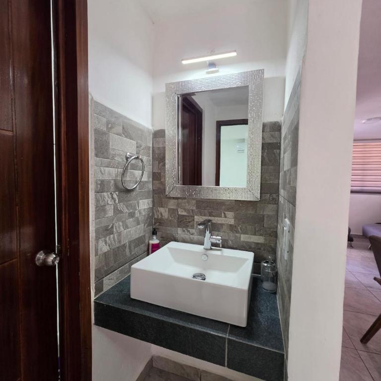 Apartment in secure PV 2 bedrooms with AC, garage, for 5 people - Appartement 2 Pièces - 16