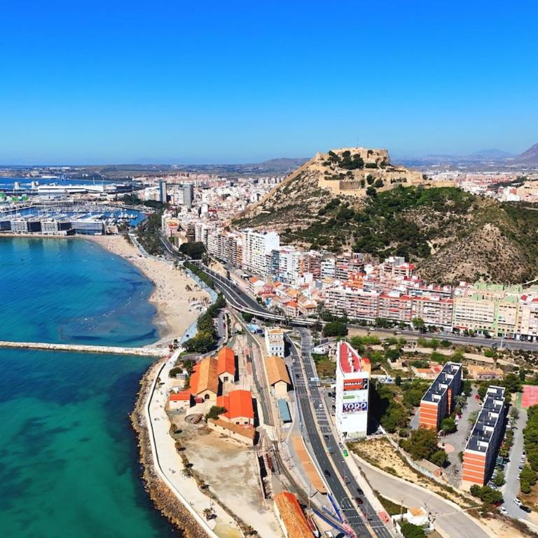 Whispers of the Sea with Pool and Terrace - Apartment mit 2 Schlafzimmern - 8