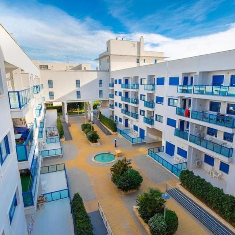 Whispers of the Sea with Pool and Terrace - Apartment mit 2 Schlafzimmern - 14