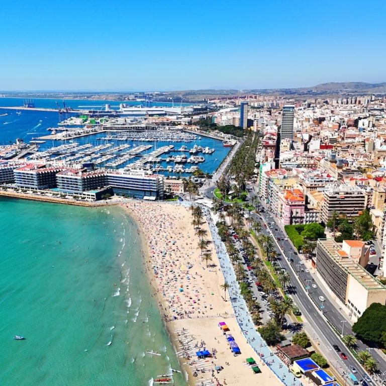 Whispers of the Sea with Pool and Terrace - Apartment mit 2 Schlafzimmern - 20