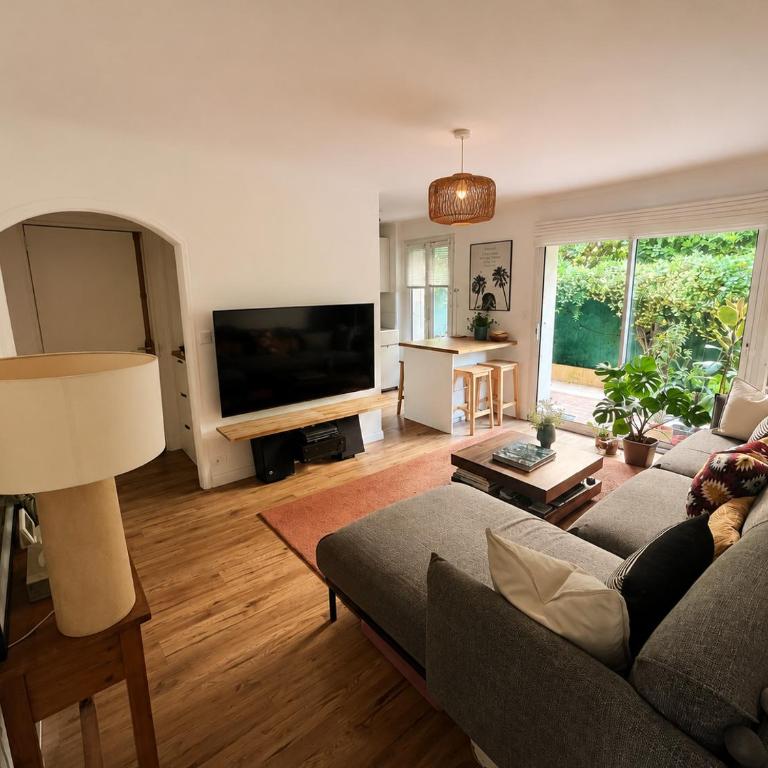 Your Peaceful Cannes Home - Comfort, AC & Free Parking - Apartamento de 2 dormitorios con terraza - 1