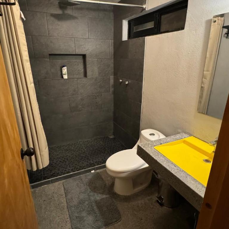 House in San Pedro in Tampiquito 2 BR - 2 BA - Apartment mit 1 Schlafzimmer - 4