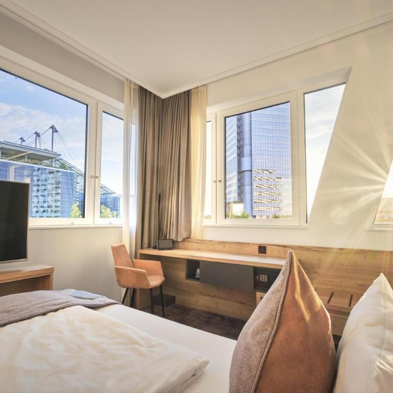 Best Western Hotel Arabellapark Muenchen - Classic Zimmer mit Queensize-Bett - 2